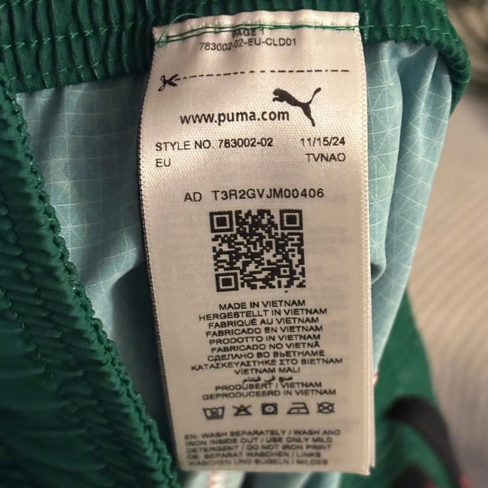 OFF-WHITE x Puma AC Milan Authentic Shorts Red/Black - Picture 7 of 8